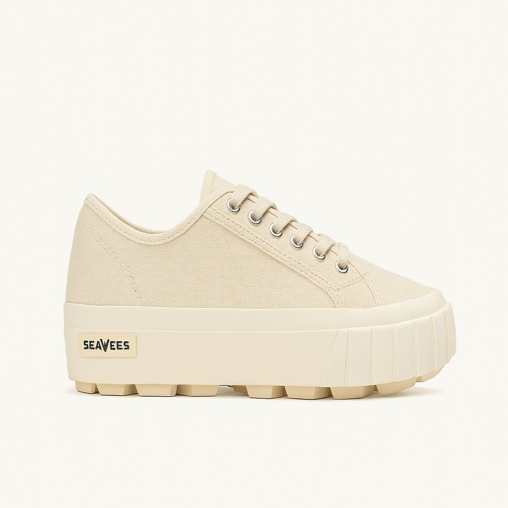 SEAVEES Melrose Lug Platform Vanilla NWOT